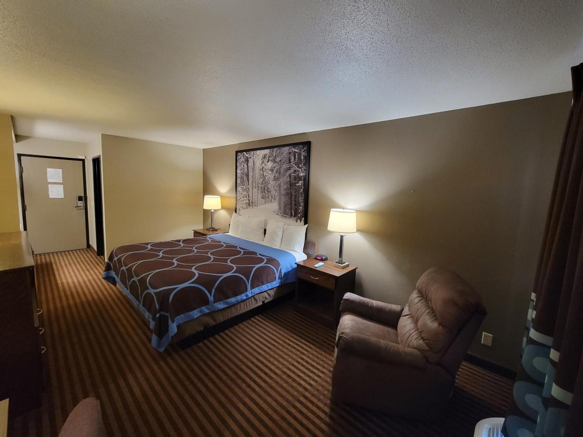 Super 8 By Wyndham Portage Motel Bagian luar foto